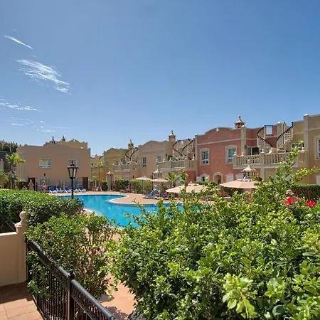 Feel At Home! Two Level With 2 Terraces And Swimming Pool Apartment